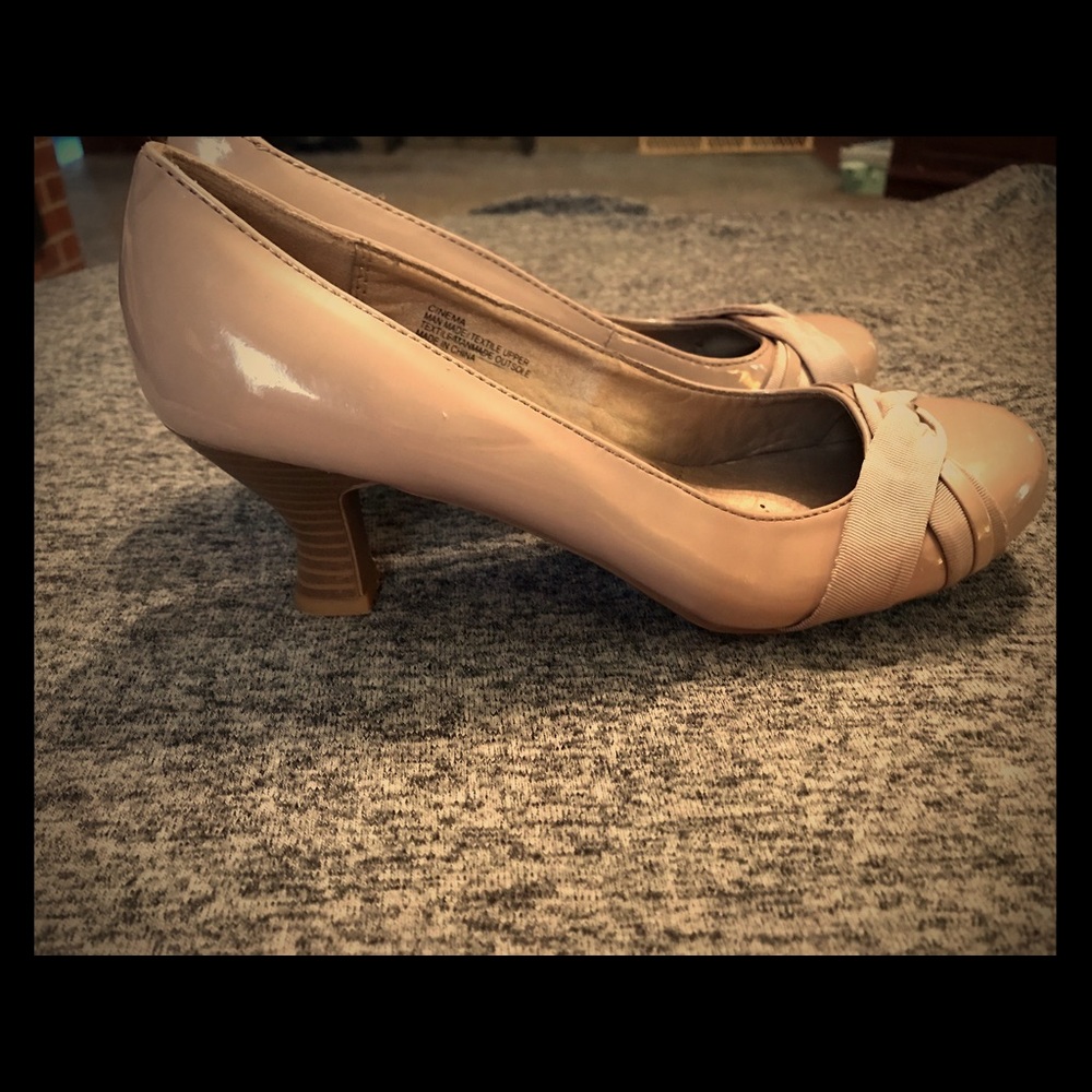 Blush nude kitten heels